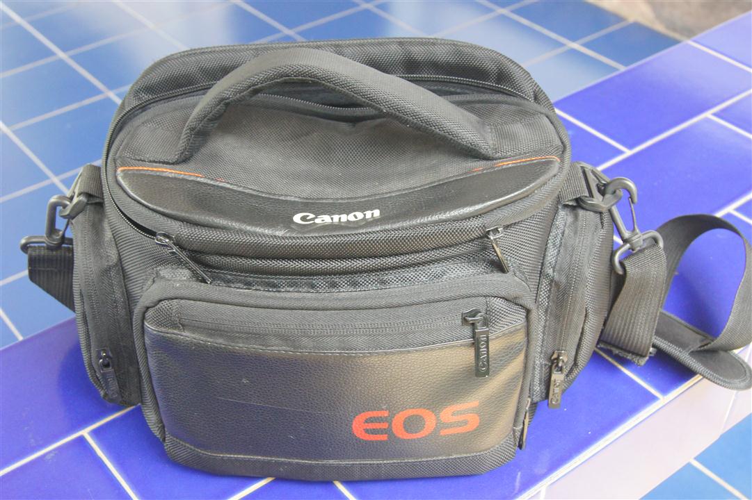 ขายกระเป๋ากล้อง CANNON  EOS ตามภาพเลยครับ 90เปอเคาะเดียว