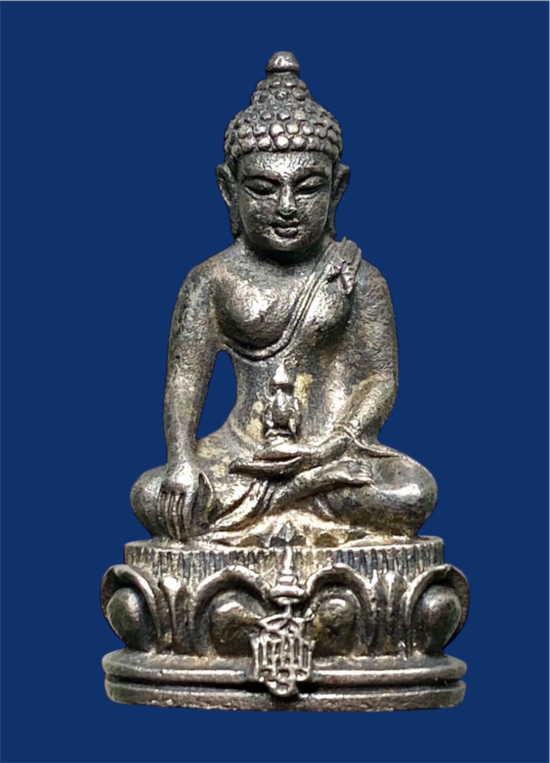 พระกริ่งราชมงคล​ เนื้อเงิน​ หมายเลข​ 740