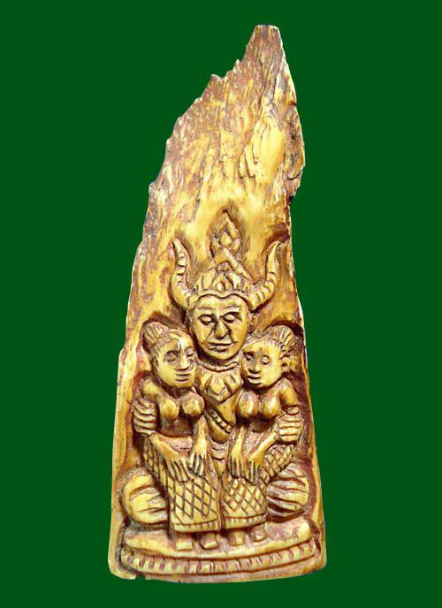 งากระเด็นแกะพญาเขาคำ ขนาด 7x3 Cm. งากระเด็นเป็นของที่มีคุณใน ตัวครับดังนั้นพุทธคุณคูณสองครับ