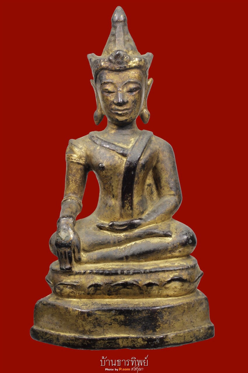 พระบูชาเชียงแสน ทรงเครื่อง