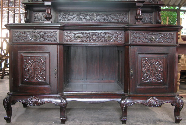 Victorian sideboard ใหญ่ๆซักตัว