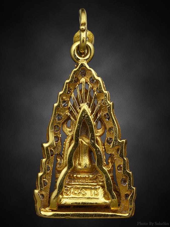 พระพุทธชินราช เนื้อทองคำเลี่ยมทองฝังเพชร