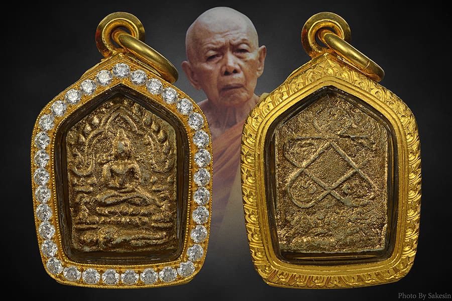 พระขุนแผนผงพรายกุมาร พิมพ์เล็ก หลวงปู่ทิม วัดละหารไร่ บล็อคแรก มาพร้อมตลับทองฝังเพชร สวยแชมป์