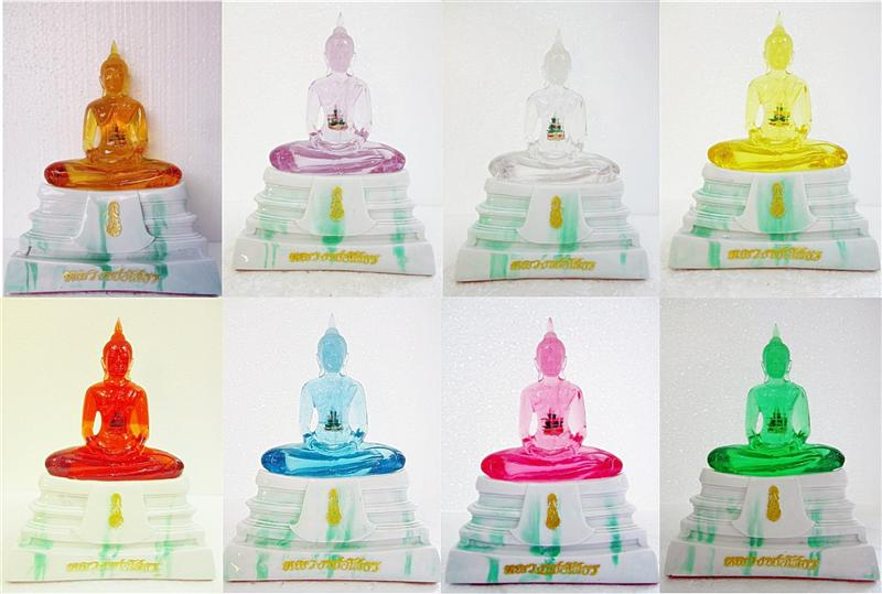 บูชา 200 บาท เท่า นั้น พระบูชา 200 หลวงพ่อโสธร หน้าตัก 5 นิ้ว เนื้อเรซิ่่่น พร้อมกล่องค่ะ 