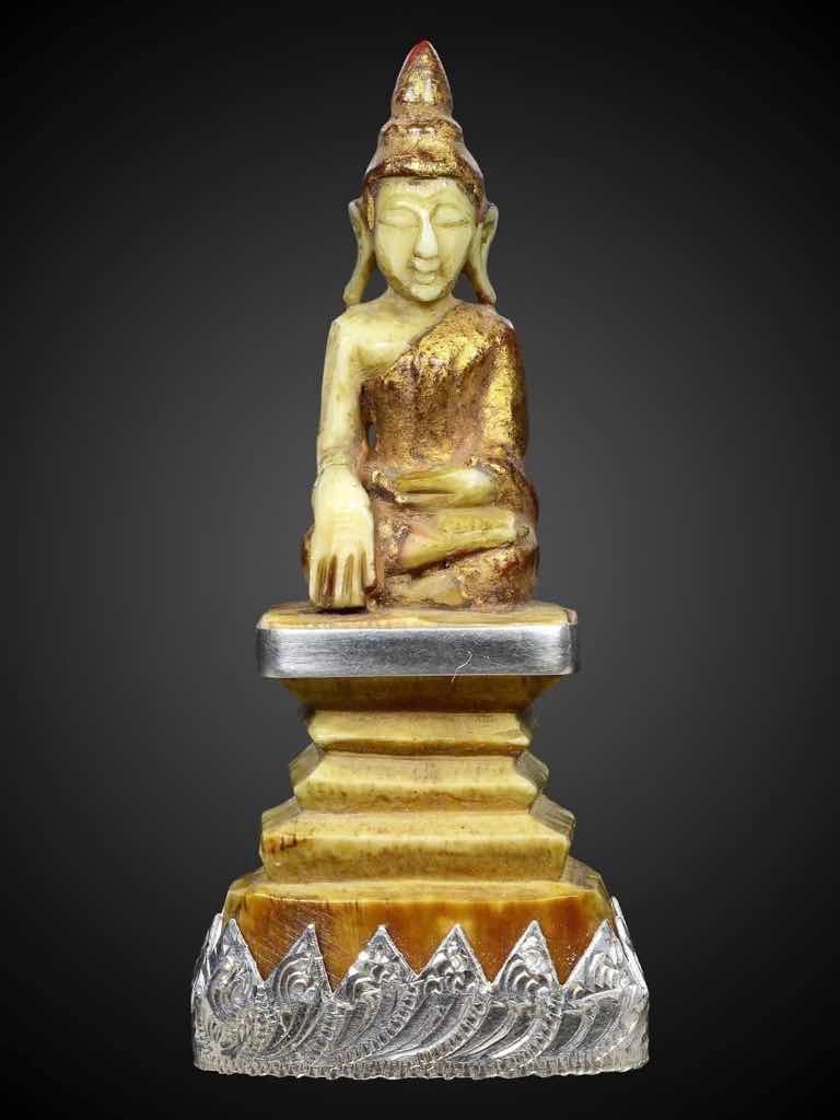 พระพุทธเนื้องาแกะ ศิลปะพม่า ลงรักปิดทอง