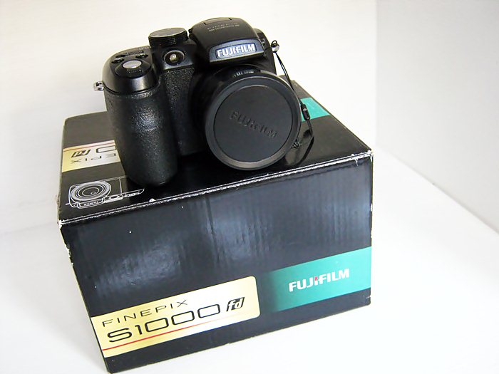 กล้อง Fuji finepix s1000fd 10 ล้านพิกเซล เคาะเดียว 2800