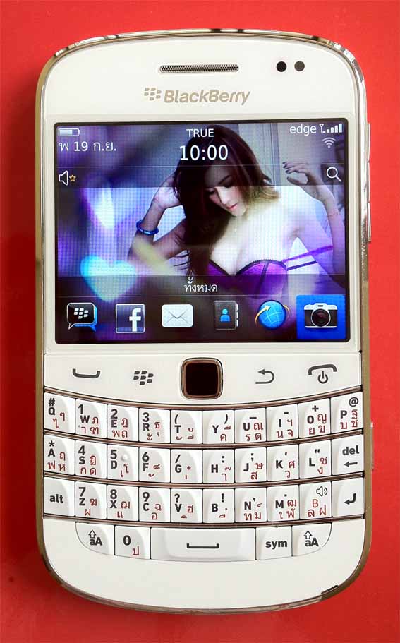 ขาย BlackBerry bold 9900 ศูนย์ AIS ประกัน- มี.ค.56 สภาพสวยวิ้งๆ 99% (เหมือนใหม่