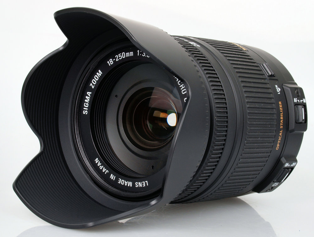 เลนส์ครอบจักรวาล ตัวเดียวทั่วไทย sigma18-250mm os dc canon ครบกล่องครับ