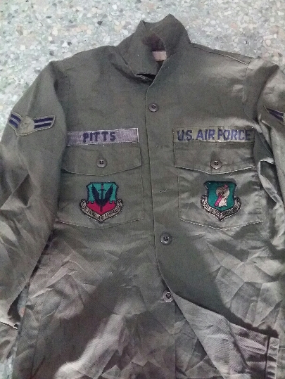 ☆☆☆ เสื้อทหาร US AIR FORCE จำนวน 2 ตัว ยุคสงครามเวียมนาม สภาพไม่มีขาด☆☆☆ เคาะเดียว☆☆☆080-110-0405☆☆☆